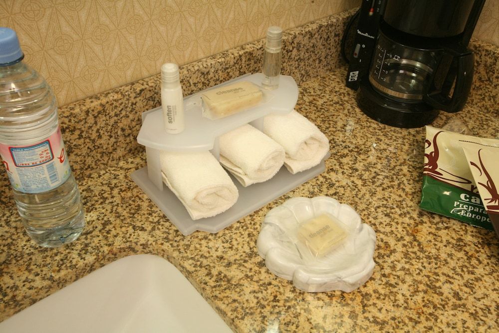 Holiday Inn Express Saltillo Zona Aeropuerto by IHG Standard Room, 2 Queen Beds 6