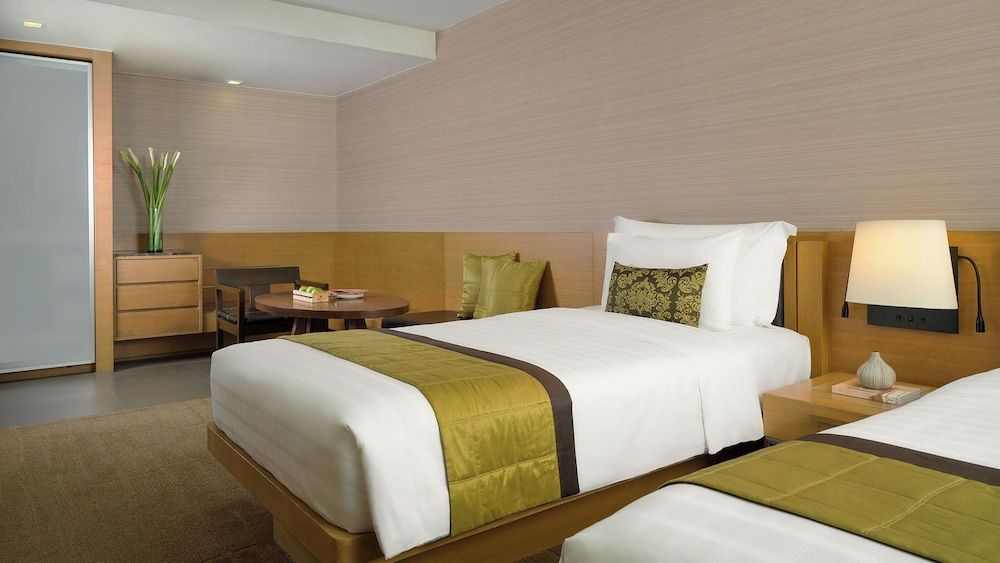 Premier Suite with Twin Bed
