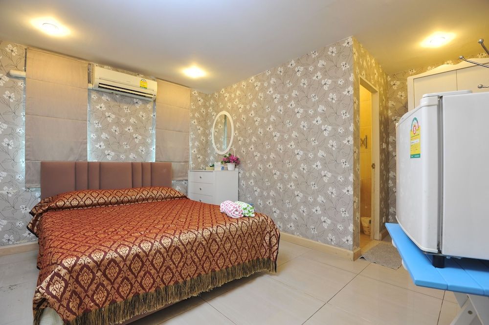 Nsiri Resort & Hotel Standard Twin Room 3