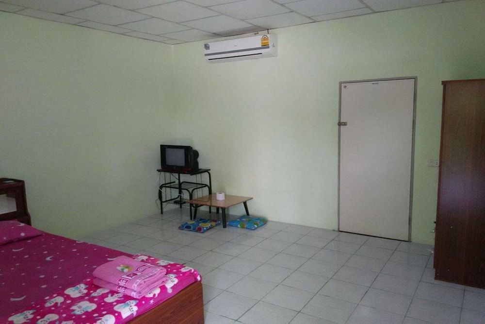 Suansuppachok Inn Standard Double Room 10