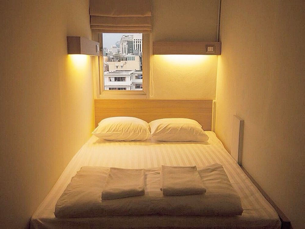 Micro Hostel Double Bed with Shared Bathroom 2