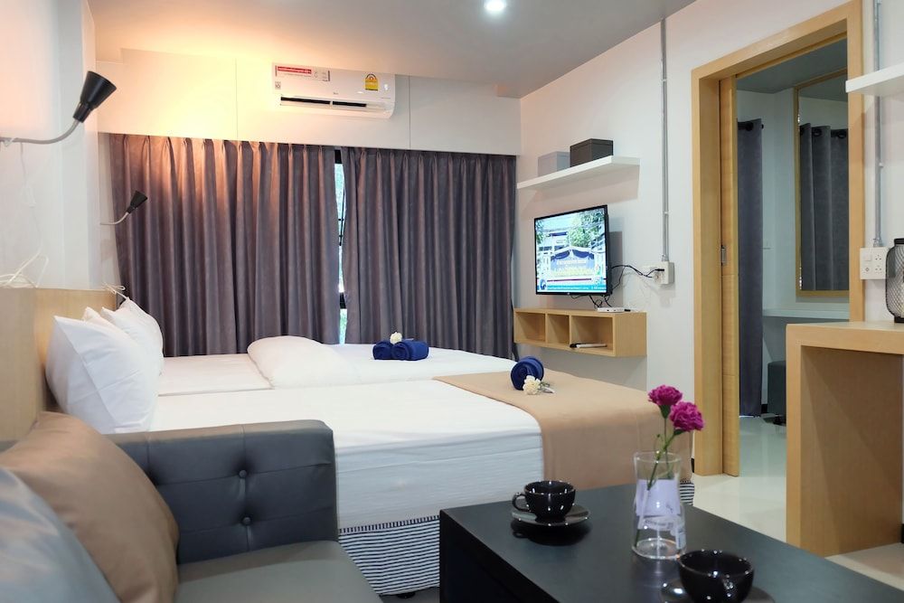 Bangkok Boutique Resort Rangsit Deluxe Triple Room 8