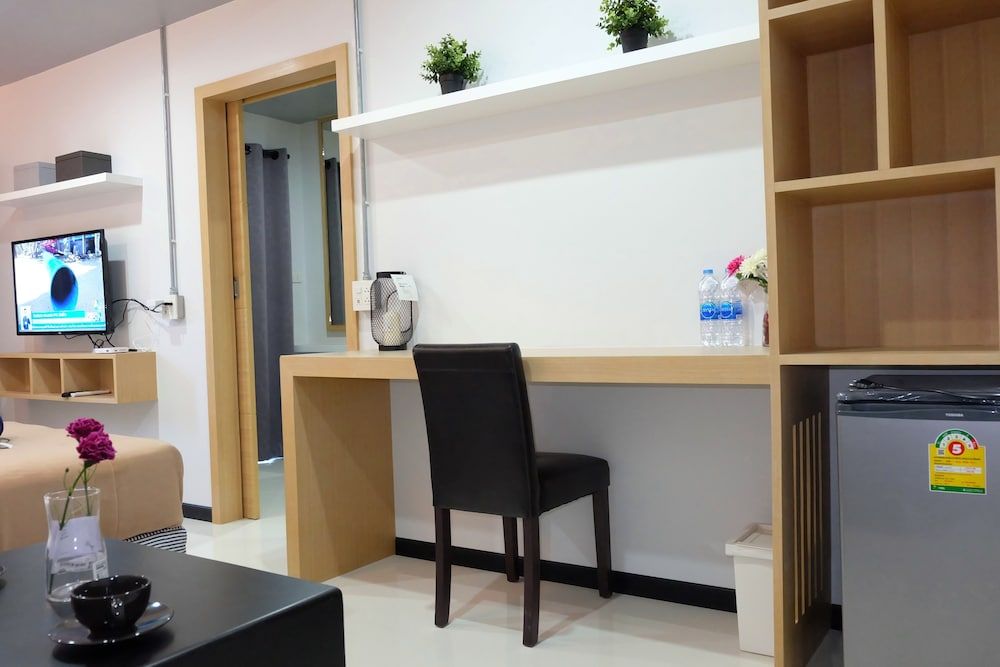 Bangkok Boutique Resort Rangsit Deluxe Triple Room 16