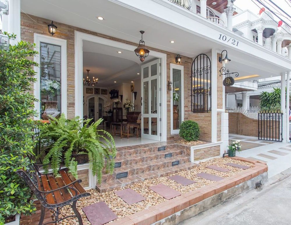 undefined The Lek Aree 2