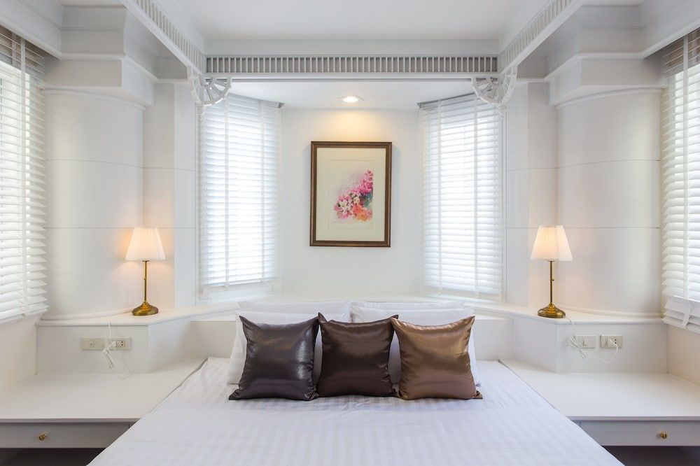 undefined The Lek Aree