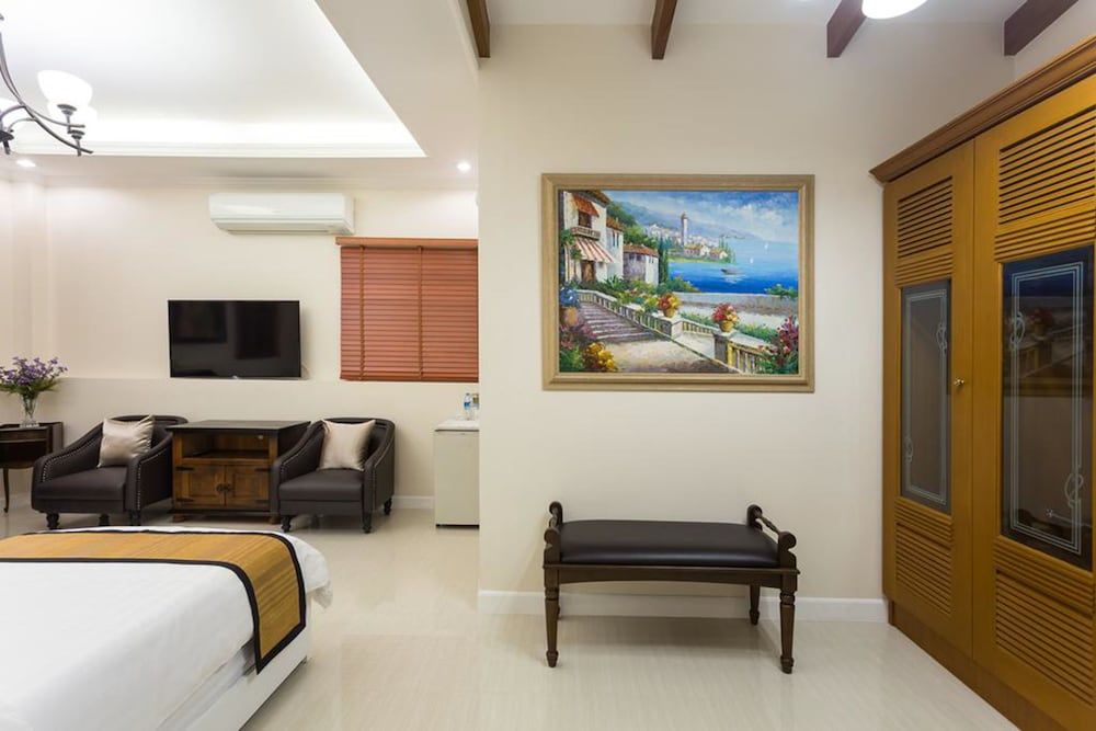 The Lek Aree Deluxe Twin Room, City View 2