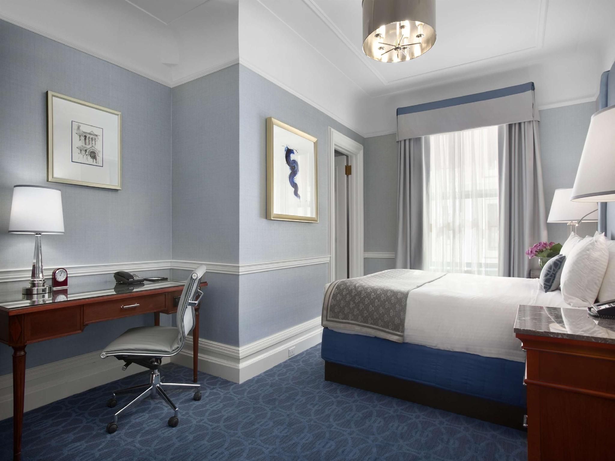 Fairmont 2 Doubles Mobility Access Tub With Grab Bars, 250Sf 23Sm, Interior Facade Or City Vew