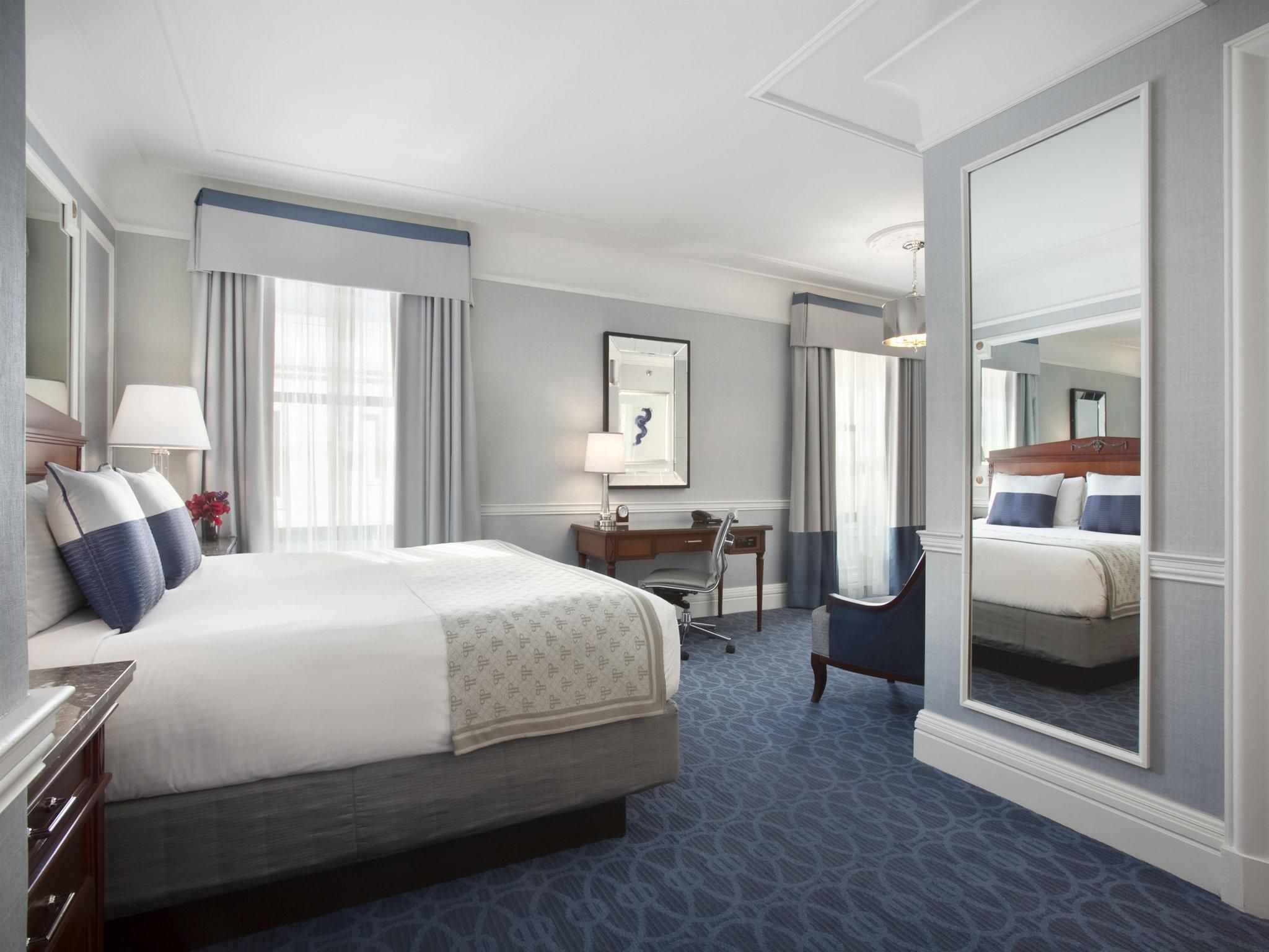 Studio Suite 1 King - - Spacious Room Featuring A Comfortable Sitting Area