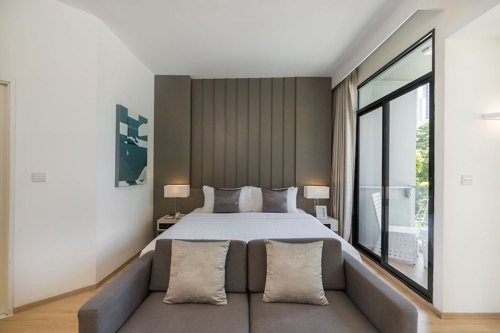 Arden Hotel and Residence Deluxe Room 5