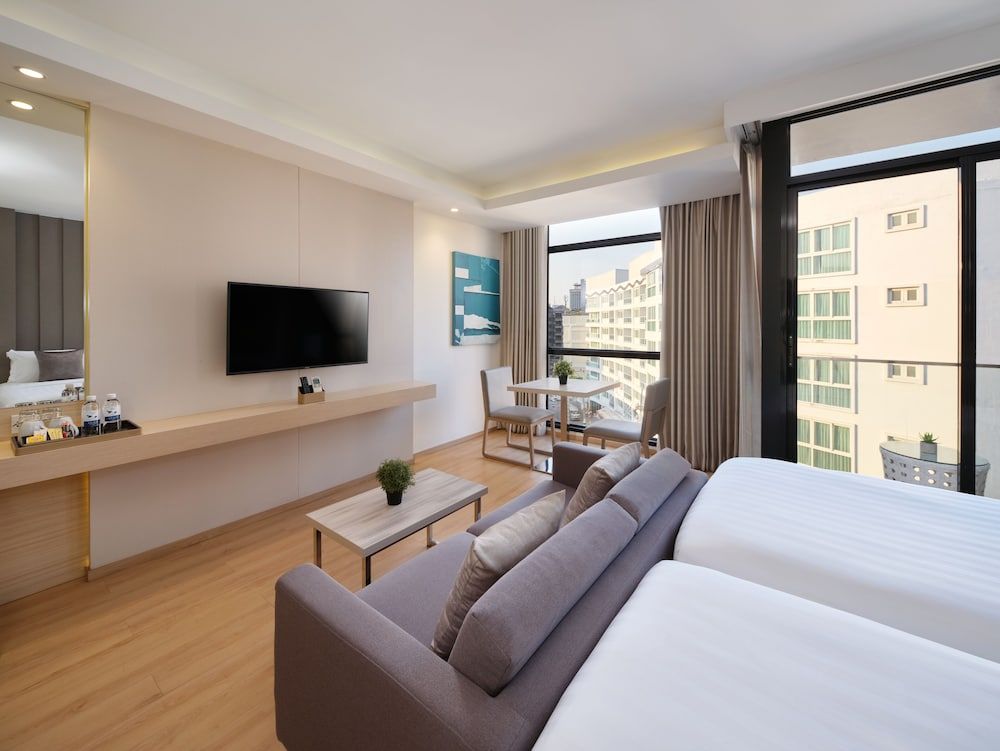 Arden Hotel and Residence Deluxe Room 7