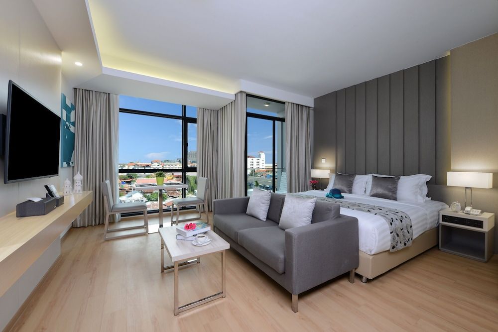 Deluxe Room, City View