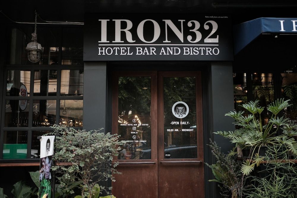 undefined Iron32 Hotel 6