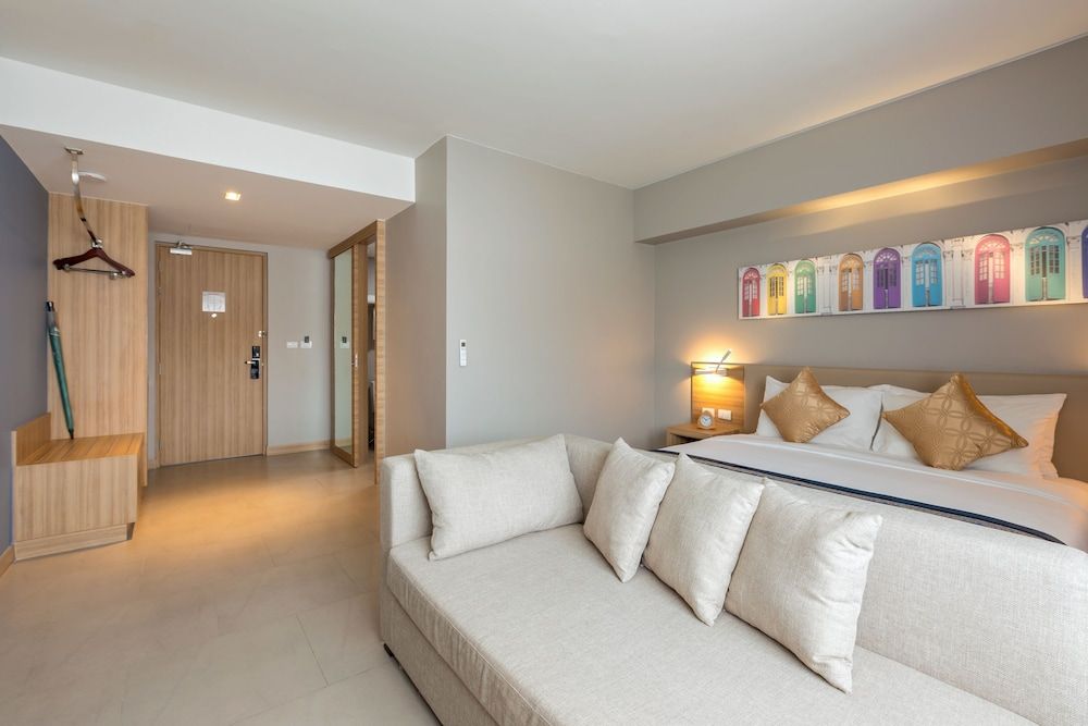 Premier Corner Mountain View