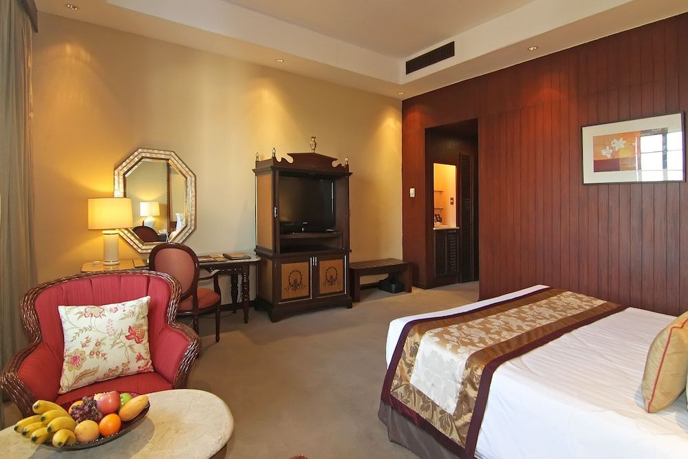 undefined The Manila Hotel 10