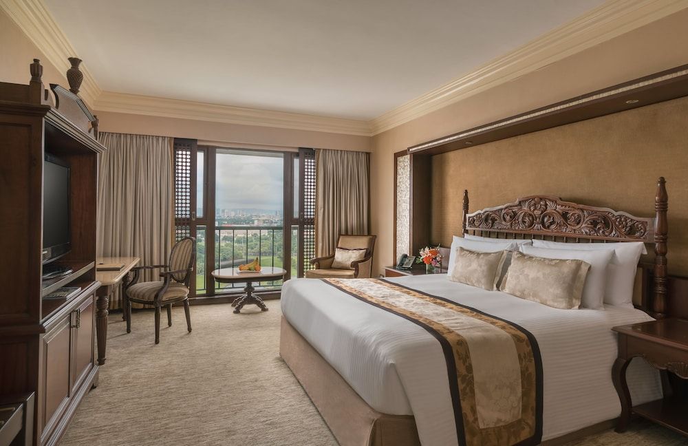 The Manila Hotel Sunrise Suite