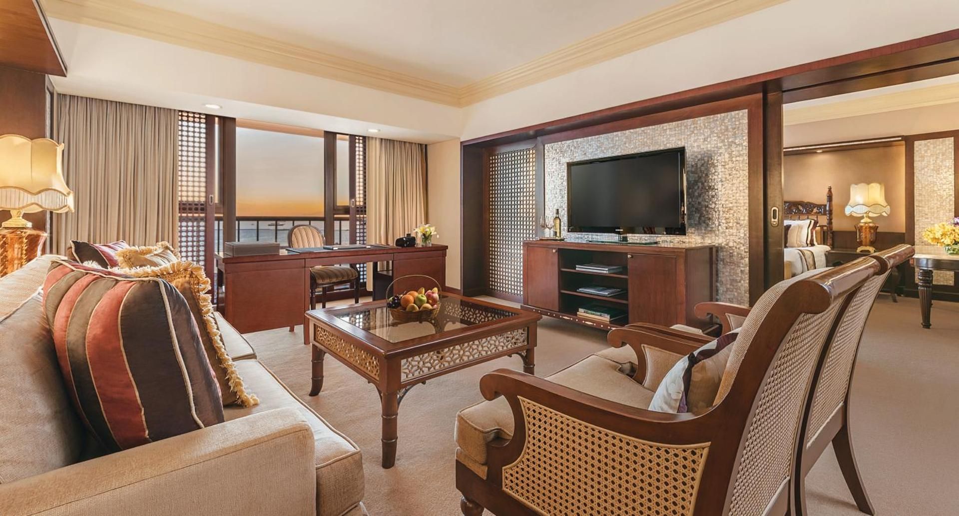 The Manila Hotel Sunrise Suite 11