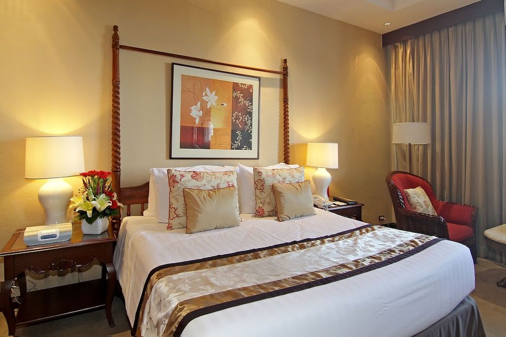 undefined The Manila Hotel 8