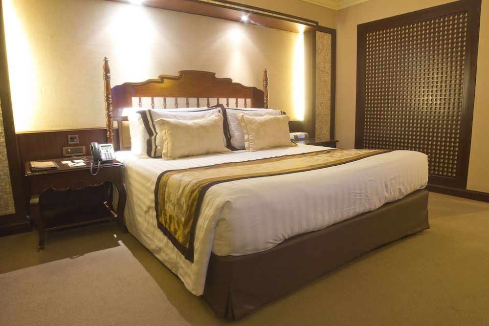 The Manila Hotel Sunrise Suite 2