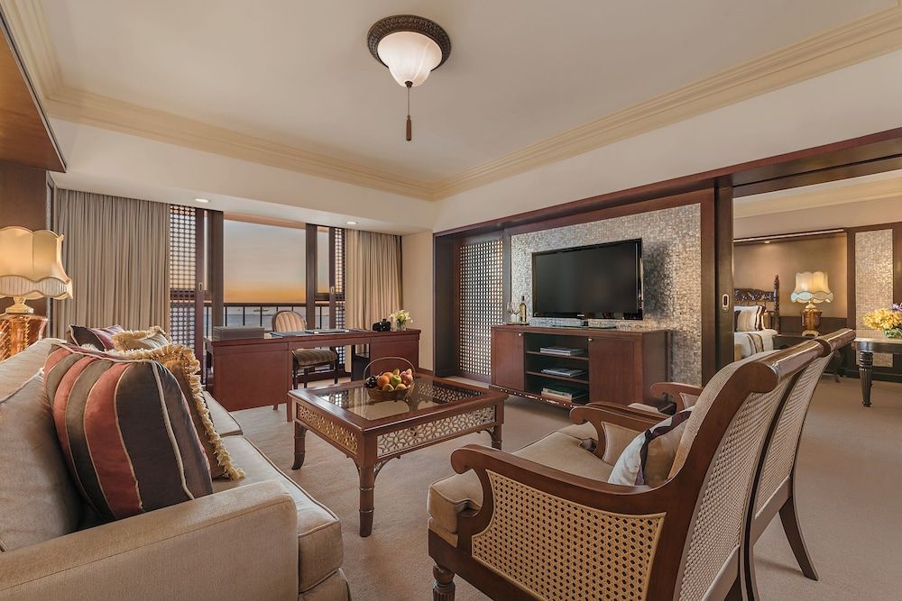 The Manila Hotel Sunrise Suite 7