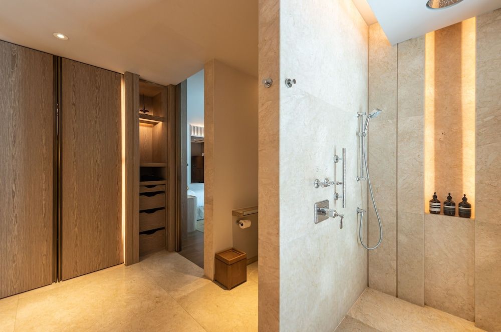 Waldorf Astoria Bangkok Room, 1 King Bed, Accessible 3