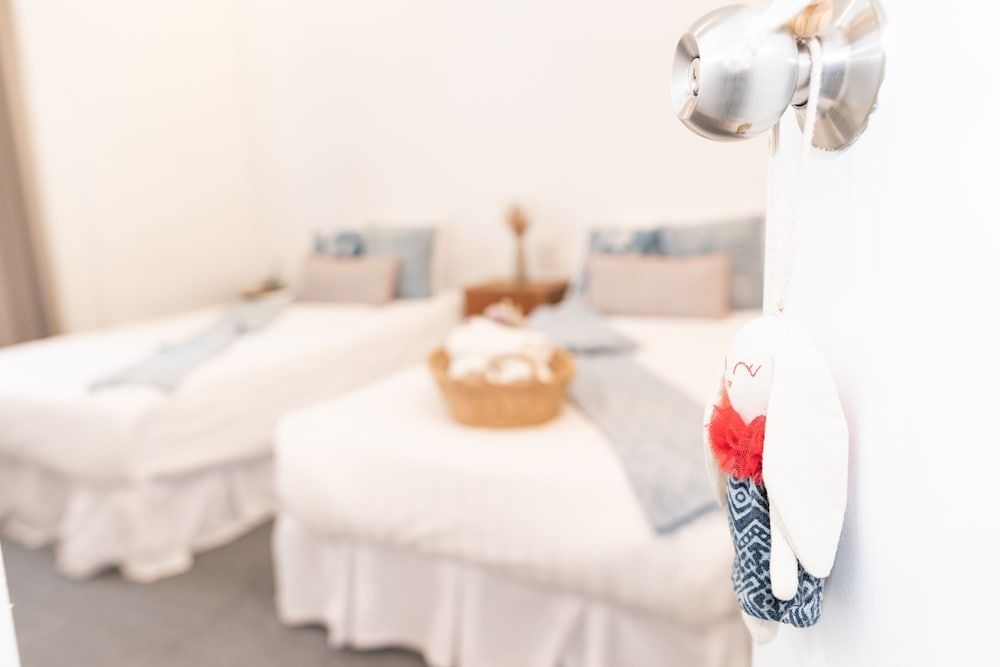 Oon Poshtel Exclusive Twin Room 3