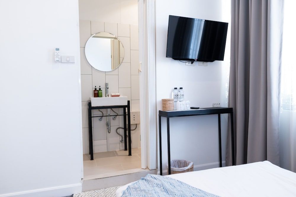 Oon Poshtel Exclusive Twin Room 12