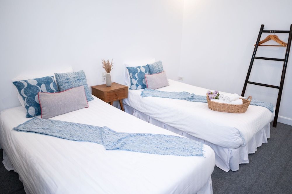 Oon Poshtel Exclusive Twin Room 4