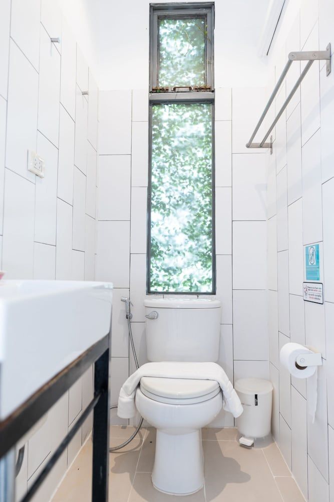 Oon Poshtel Exclusive Twin Room 9