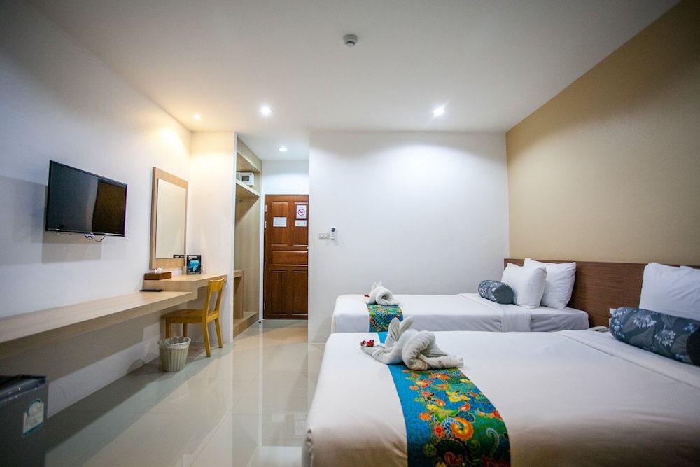 Wanarom Residence Hotel Standard Twin Room 4