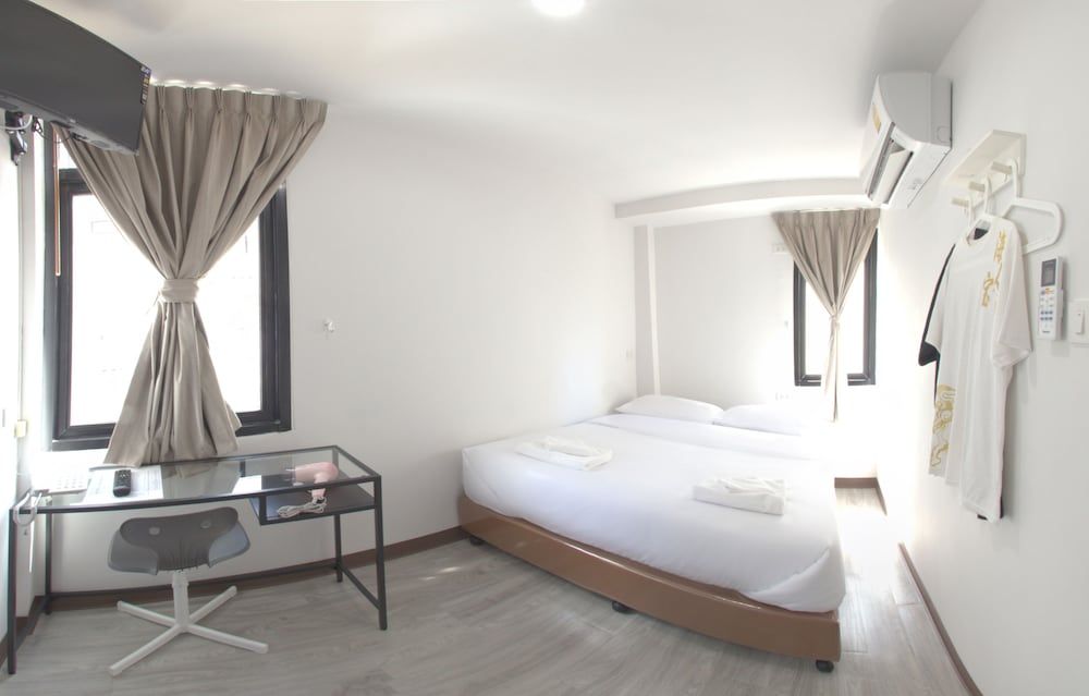 Economy Double Room, 1 Queen Bed, Ensuite