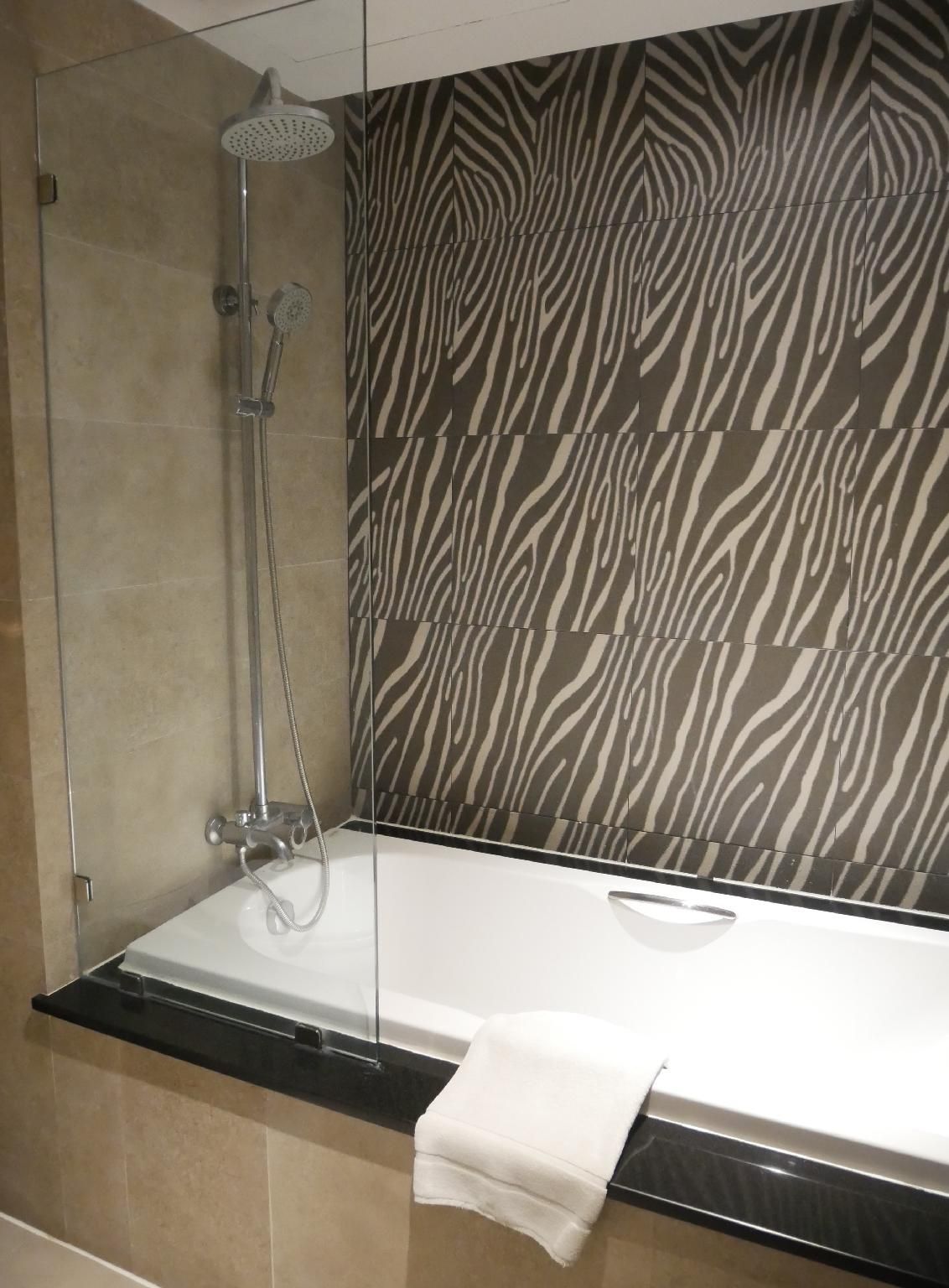 Deluxe Twin Room with Sofa Bed