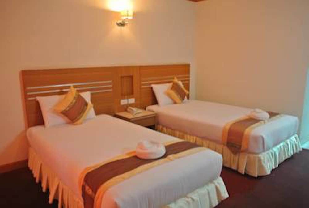 Chaikanathani Hotel Standard Twin Room 2