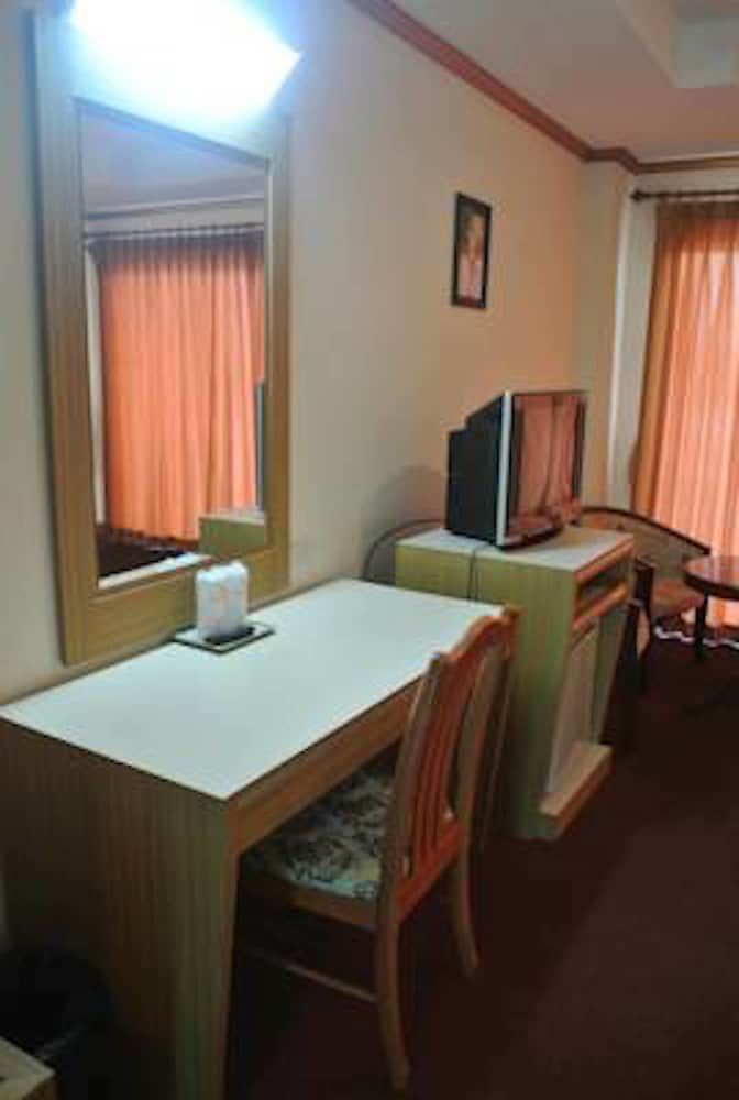 Chaikanathani Hotel Standard Twin Room 8