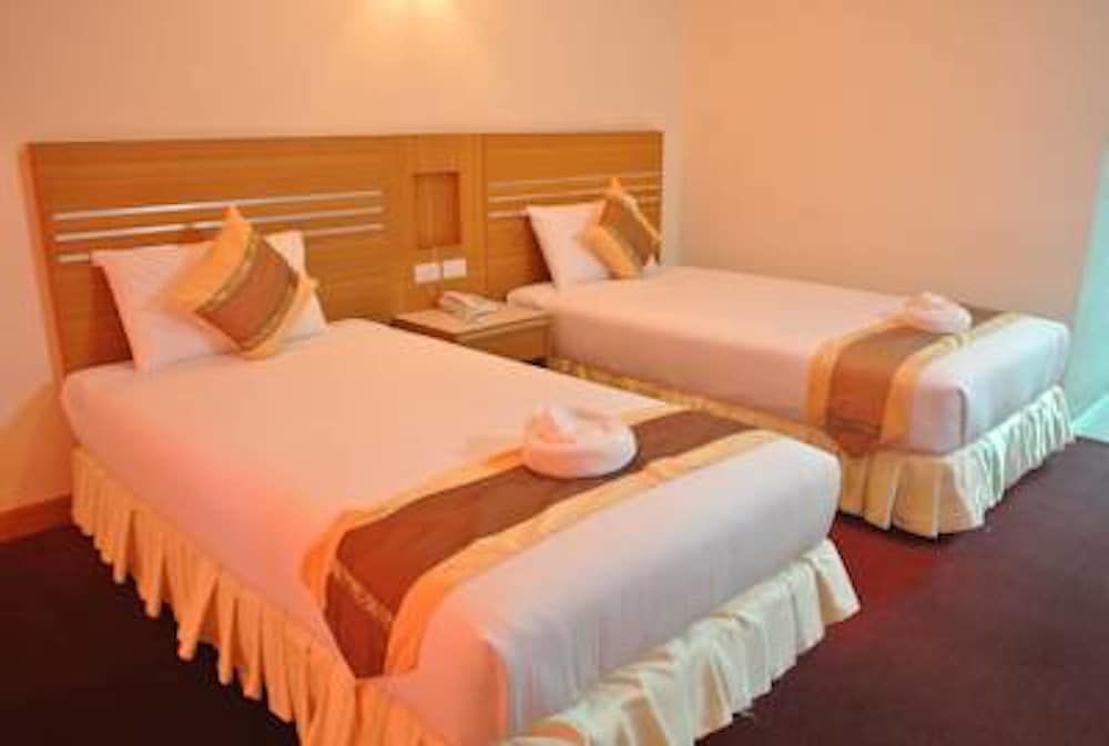 Chaikanathani Hotel Standard Twin Room 3