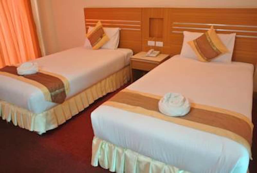 Chaikanathani Hotel Standard Twin Room 4