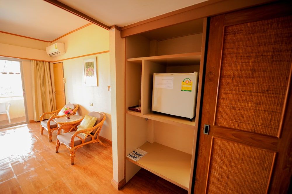 Haad Kaew Resort Standard Twin Room 7