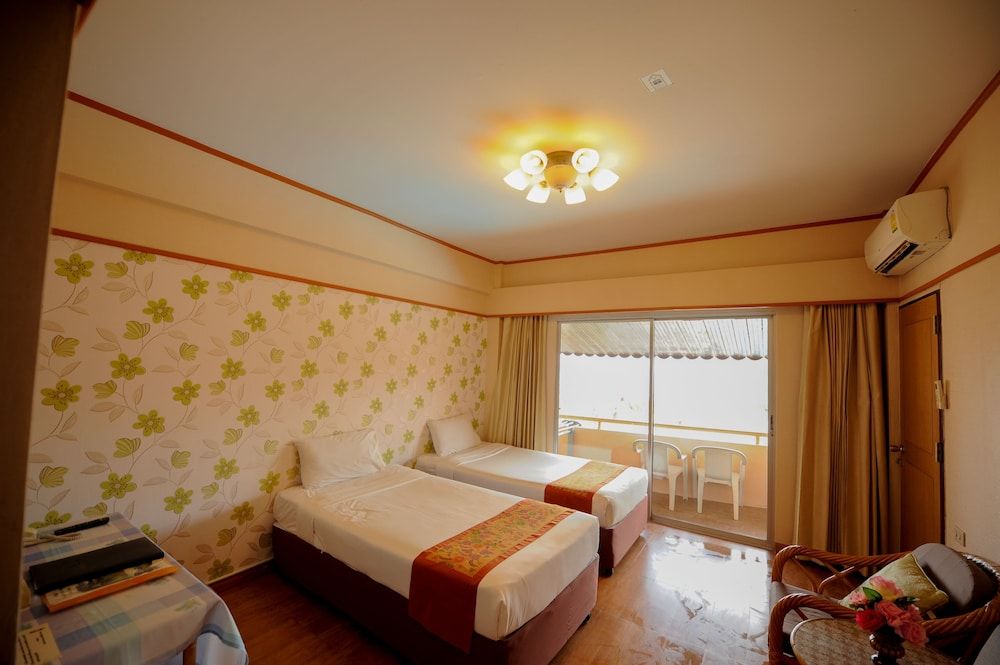 Haad Kaew Resort Standard Twin Room