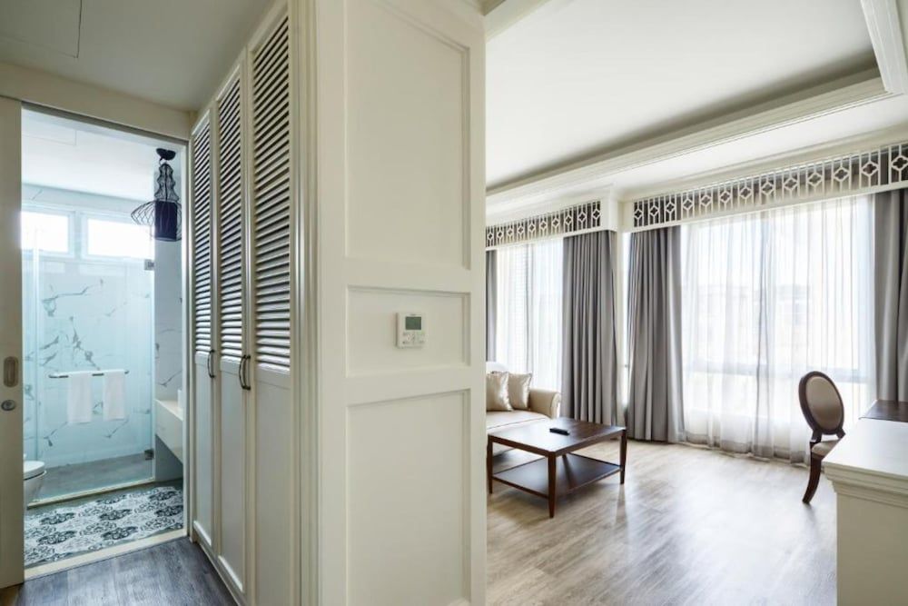 Siam Tharadol Premier Room, 1 King Bed 13