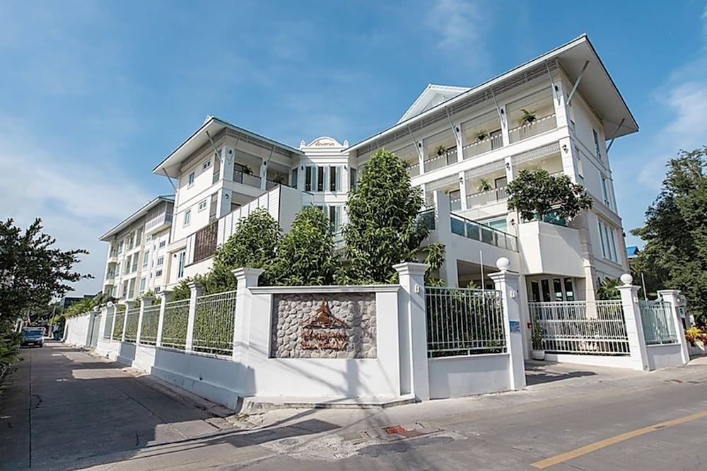 undefined Siam Tharadol 3