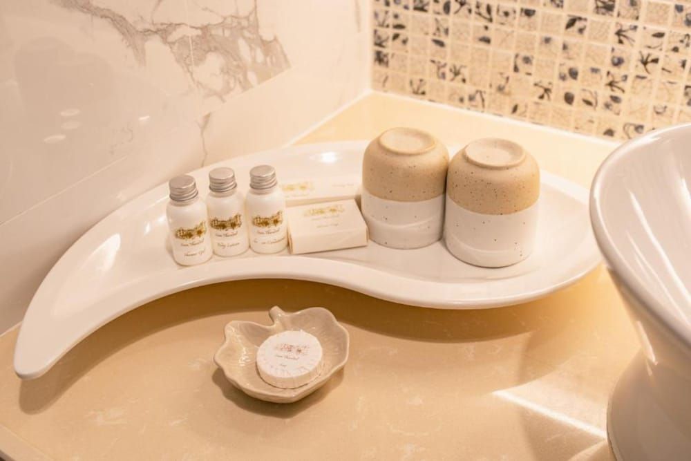 Siam Tharadol Premier Room, 1 King Bed 10