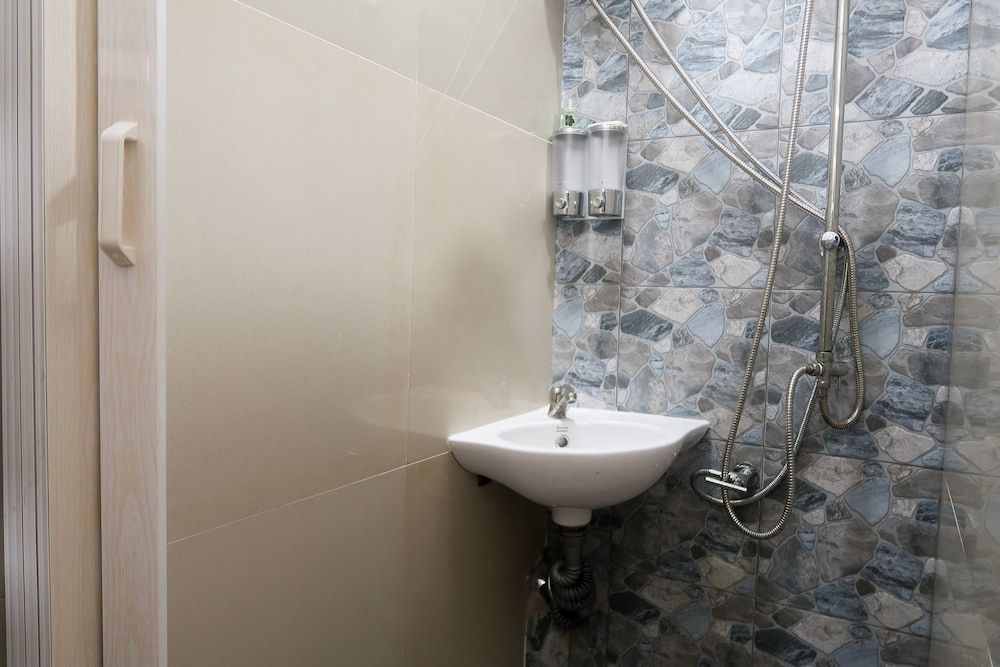 Baan URT Suratthani Airport Hotel Shared Dormitory, Mixed Dorm 13