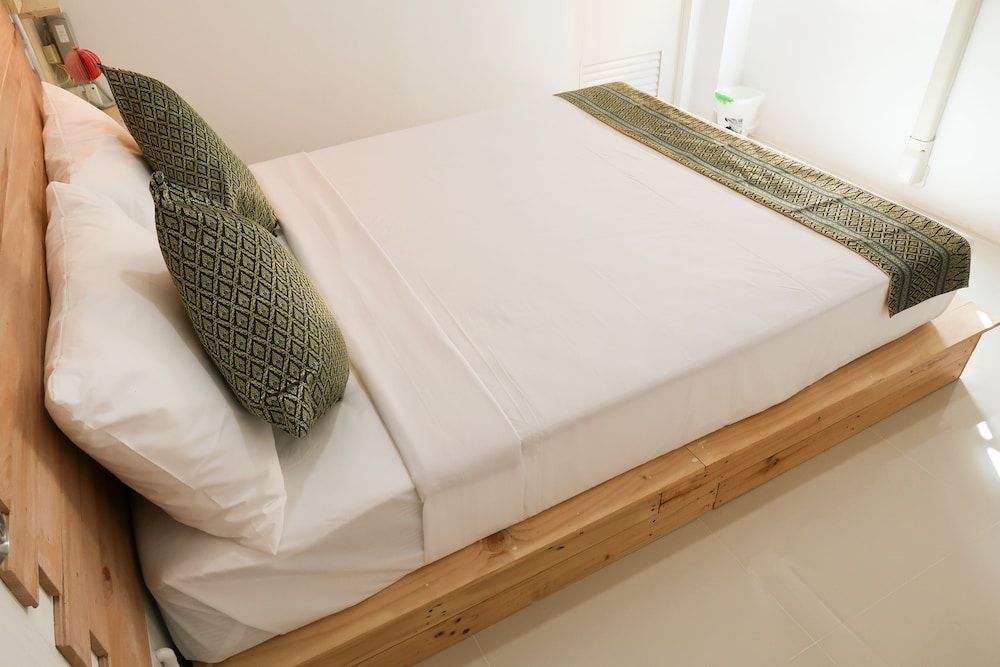 Baan URT Suratthani Airport Hotel Standard Double Room