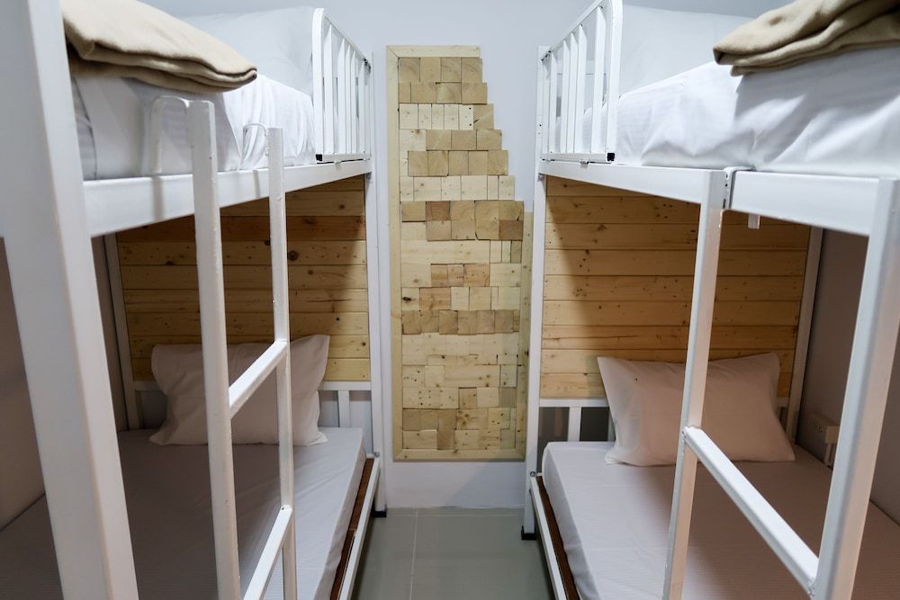 Baan URT Suratthani Airport Hotel Shared Dormitory, Mixed Dorm 6