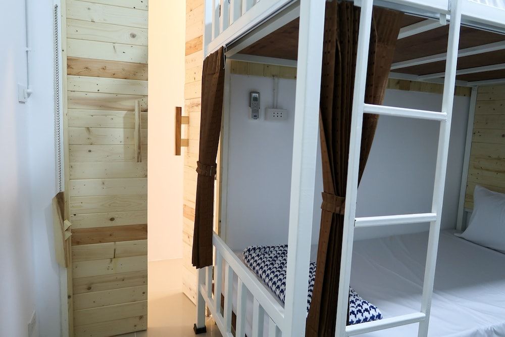 Baan URT Suratthani Airport Hotel Shared Dormitory, Mixed Dorm 8