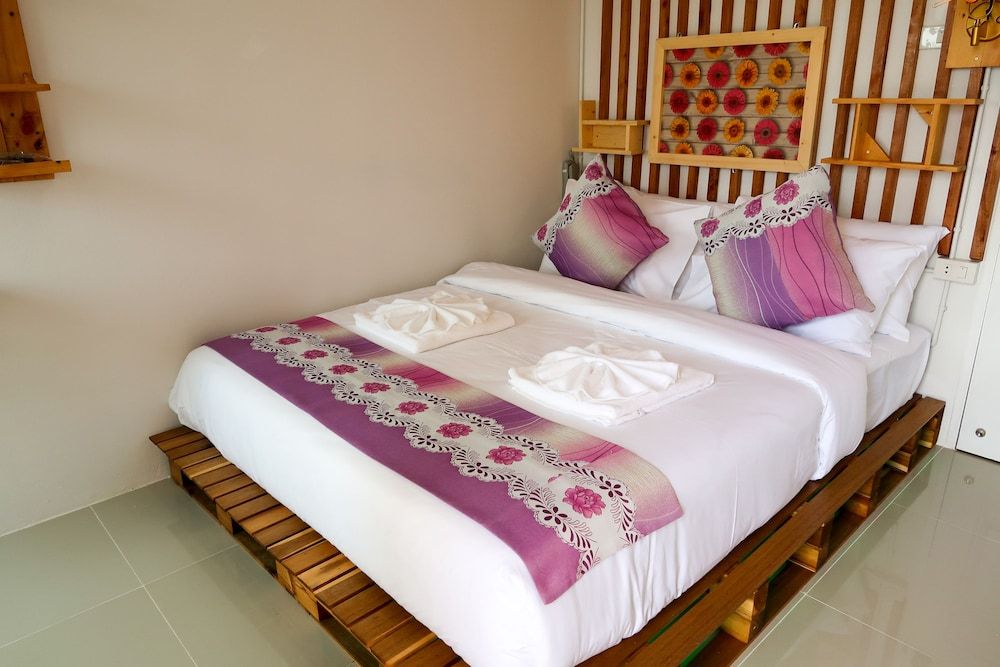 Baan URT Suratthani Airport Hotel Double Room, Balcony