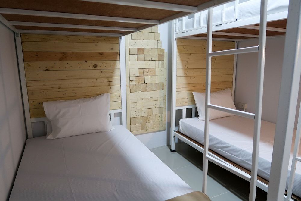 Baan URT Suratthani Airport Hotel Shared Dormitory, Mixed Dorm 2