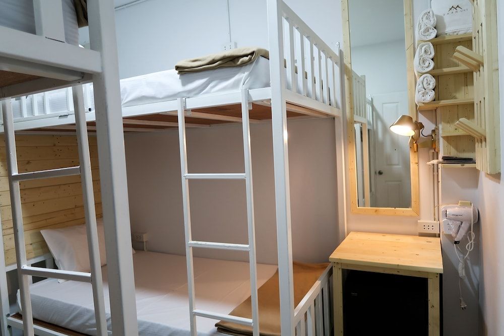 Baan URT Suratthani Airport Hotel Shared Dormitory, Mixed Dorm 5