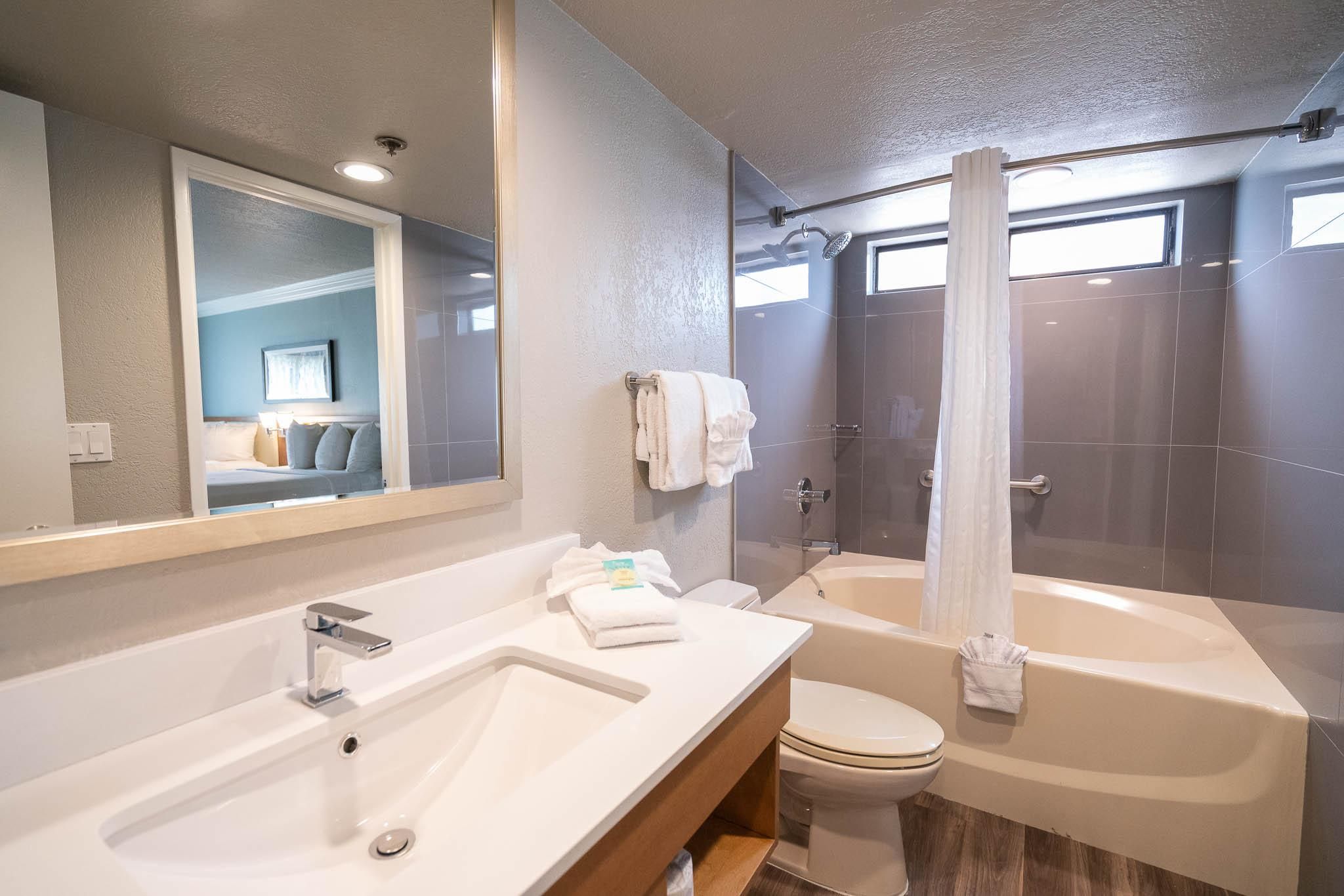 Alexis Park All Suite Resort Studio Suite Queen 9