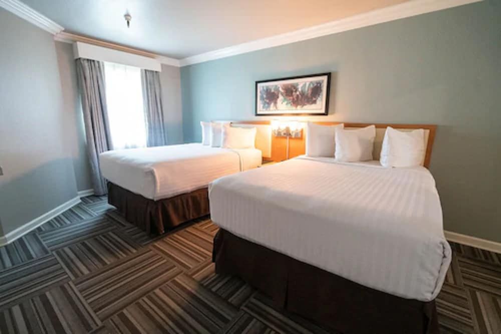 undefined Alexis Park All Suite Resort 9