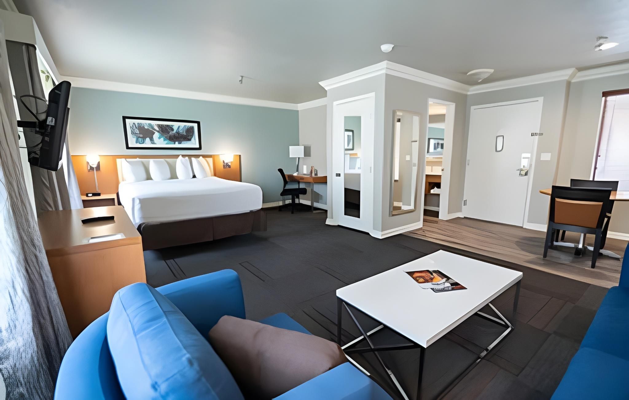 Deluxe Studio Suite with Queen Bed